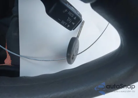 2005 Toyota Corolla Le z USA, uszkodzony, nr VIN 2T1BR32E05C427118